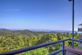 Gatlinburg Condo with Pool Access, Balcony, Mtn View